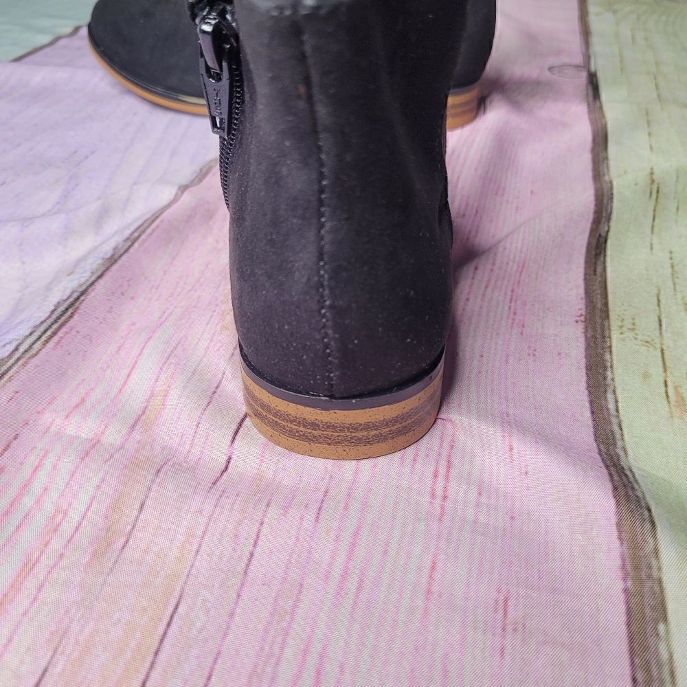 ‎Girl's Side Zip Ankle Boots Size 9 - Picture 4 of 5